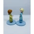 Kép 2/3 - Disney Jégvarázs gyermek Elza és Anna csillogós figura páros 6 cm